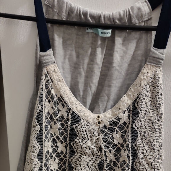 Lace shirt - Picture 3 of 4